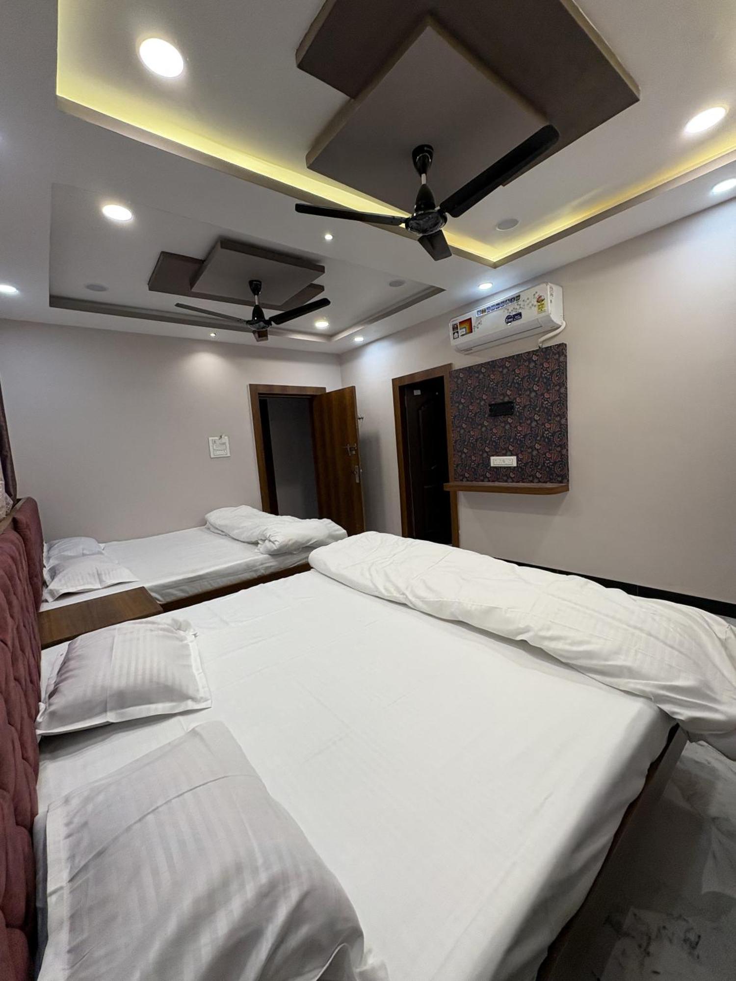 Shree Trilokeshwar Guest House Ujjain Exterior foto