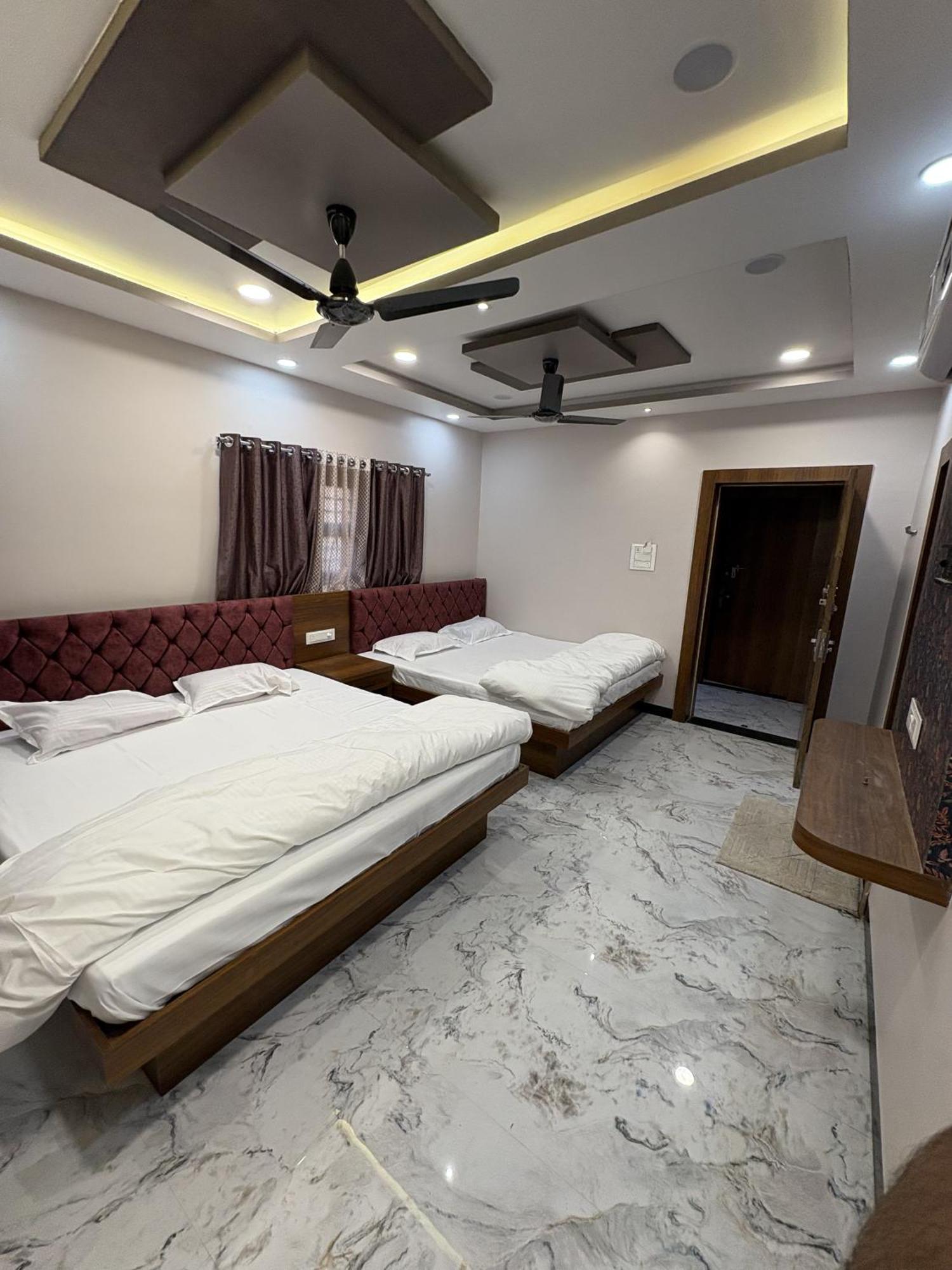 Shree Trilokeshwar Guest House Ujjain Exterior foto